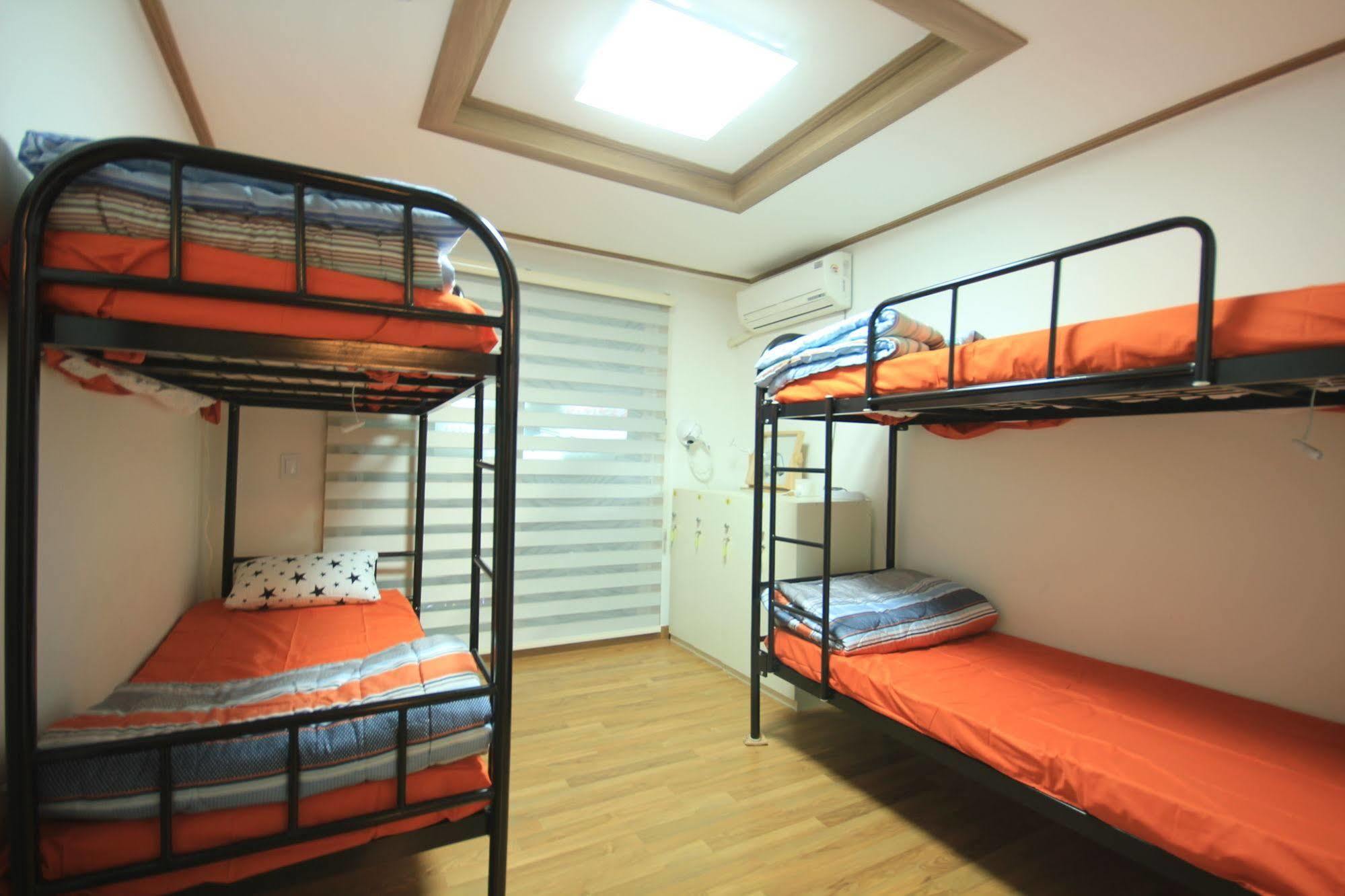 The One Hostel Hongdae In Seoul - Foreigner Only Ngoại thất bức ảnh