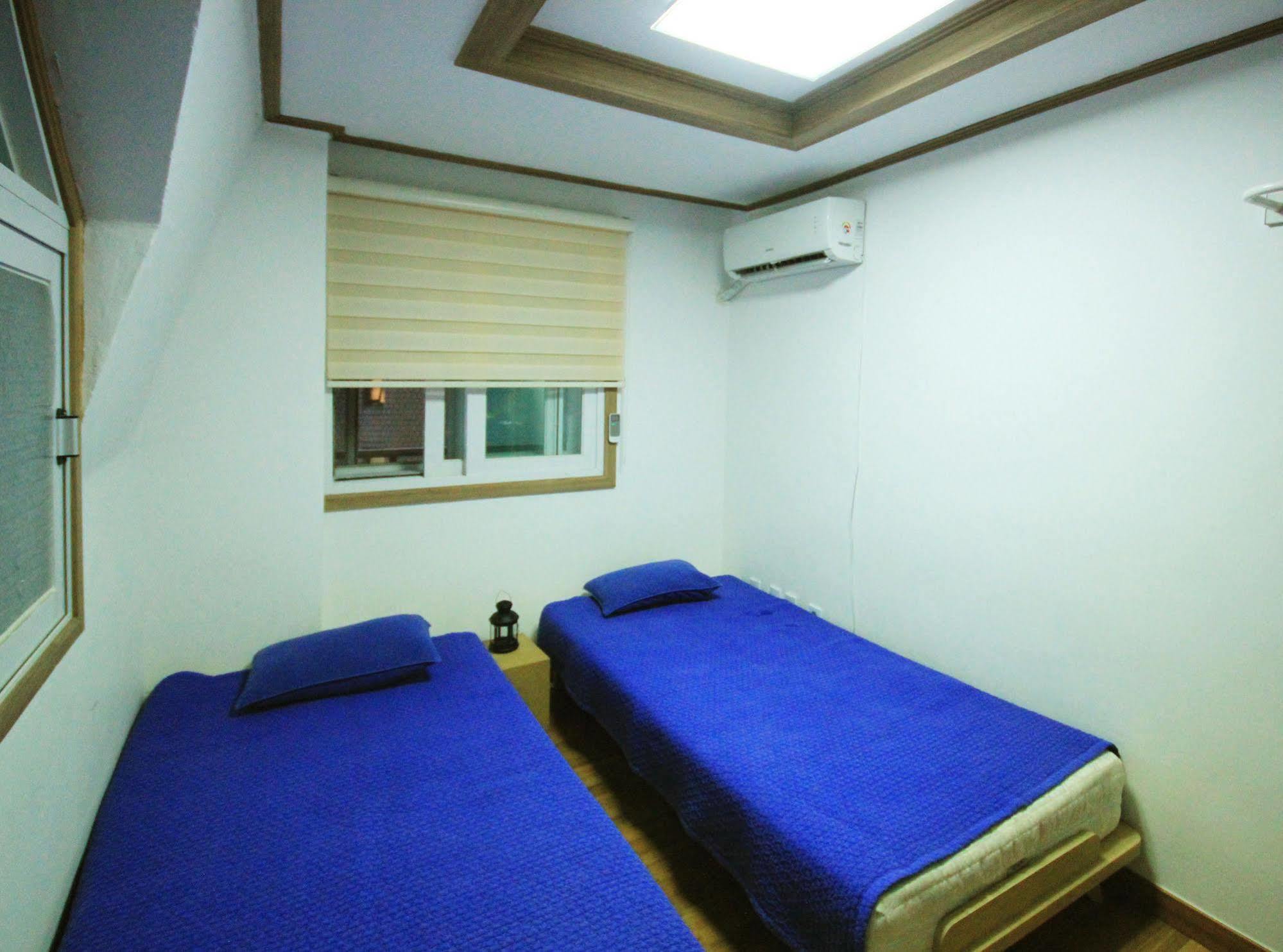 The One Hostel Hongdae In Seoul - Foreigner Only Ngoại thất bức ảnh